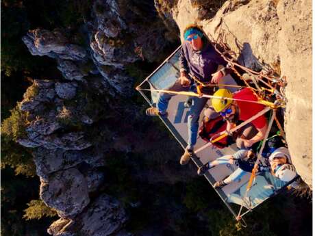 Prenez un apéritif dinatoire insolite, suspendu en Portaledge