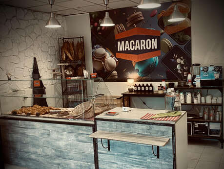 MacarOns Coffee shop Bakery