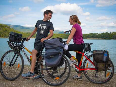 ANSOUIS - A vélo, entre terroirs et olives