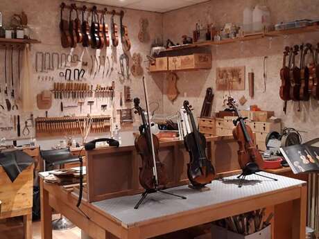 Luthier Julien PEREY