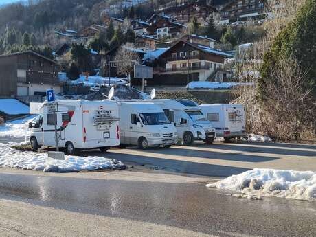Aire de stationnement pour camping-car Stade de foot
