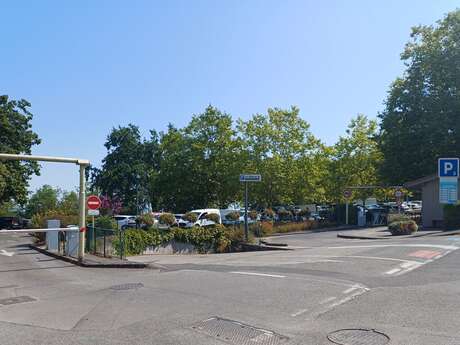 Parkplatz „Cité Médiévale“