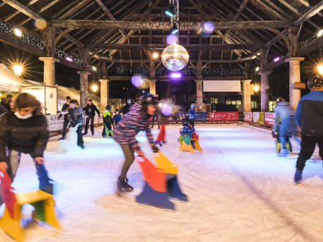 La patinoire en glace sous la Grenette