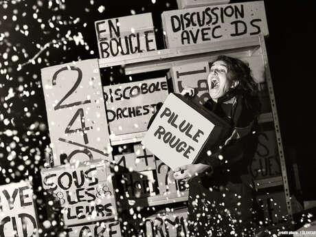 One Woman Show : Pilule rouge