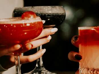 Apéritifs au lobby à L'Eden Rose