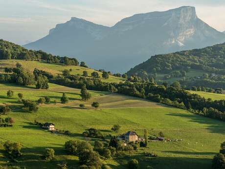 Visit in French - Village de Thoiry "Du four à pain à la Glacière"