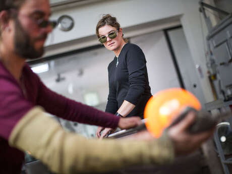 Leisure and introductory courses at the ANVI glass workshop