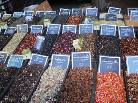 Marché du mardi matin à Trinquetaille