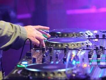 Noël Insolite givré : Ice DJ Music Box