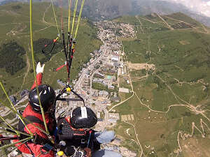 Baptême biplace avec Confident'Ciel - Vol local aux 2 Alpes