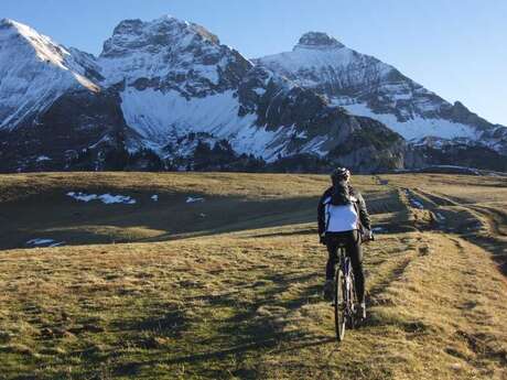 Boucle cyclotouristique "Découverte du col de Cenise" (Boucle VTT électrique)