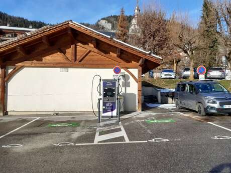 Electric car charging terminals - Village Electric car charging terminals - Village