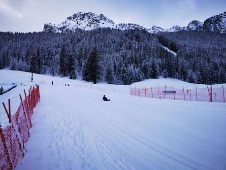 Piste de luge - espace ludique