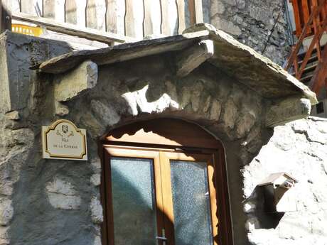 Pierres Sculptées, Rue de l'Archeveché