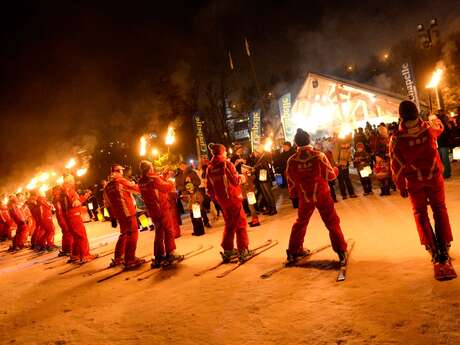 Arrivée du Père-Noël - Marche aux flambeaux et feux d'artifice