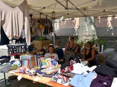 Vide grenier des Poulicornes