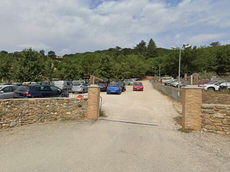 Terre Rousse car park