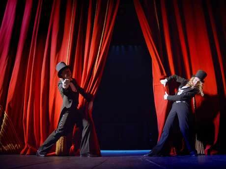 Spettacolo di magia per grandi e piccini Spettacolo di magia per grandi e piccini