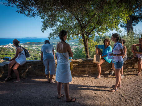 Visite guidée thématique du village de Bormes