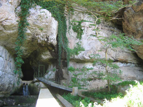 Reculée et grotte de Corveissiat