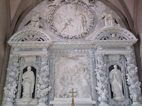 Church and altar of Larrazet