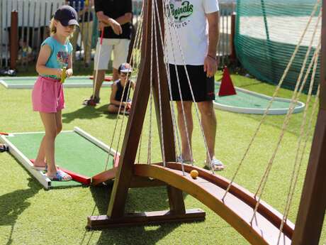 Tournoi de mini golf