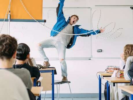 Rendez-vous au manoir  - Une île -Ecole primaire - La Pierre