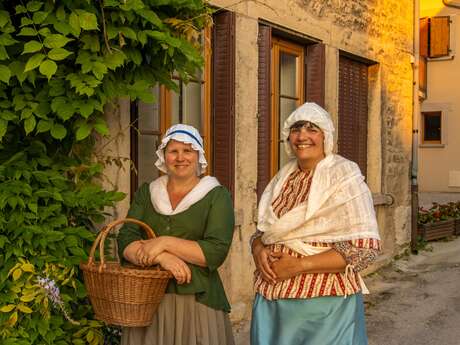 Chroniques d'un village vigneron : la vie de Benoitte et Félicitée