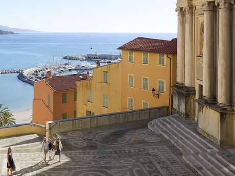 Passeggiata nel centro storico di Mentone