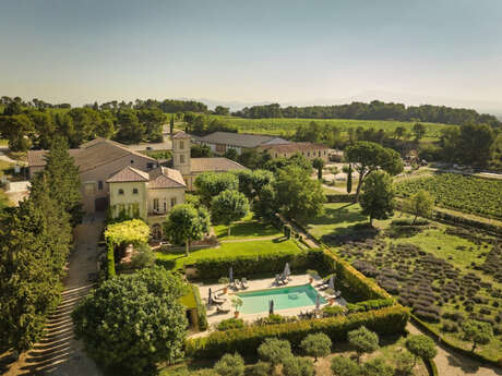 Half-day discovery of Château de Gigognan and Château Pesquié