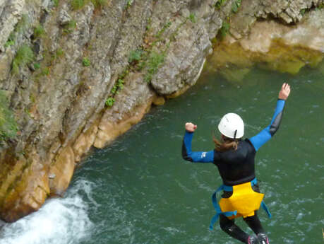 Esprit montagne, Canyoning, escalade, Via ferrata, Alpinisme, ski de randonnée, Cascade de glace.