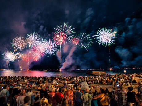 Feux d'artifice du 14 juillet Fréjus / Saint-Raphaël
