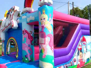 Avril en Famille: jeux gonflables