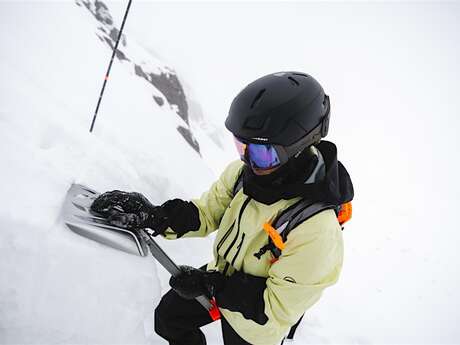 Snow Safety Session by Mammut