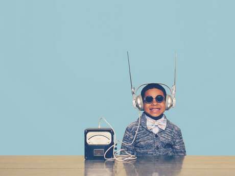 LA PUCE ET L’OREILLE