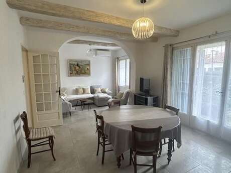 The blue villa with garden