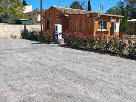 Aire de service pour camping-cars du camping des manades