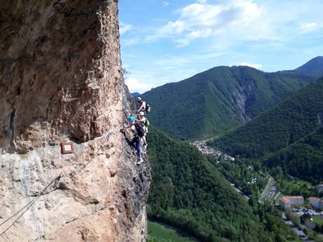 Accompagnement via ferrata Rocher de 9h  - Salamandre Escalade