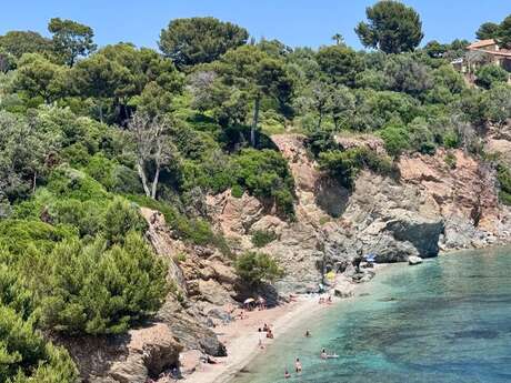 Le sentier du littoral de la Badine à la plage des Darboussières
