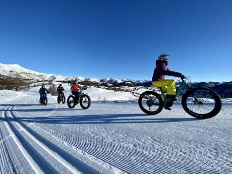 Explorer la montagne autrement avec le Fat Bike électrique