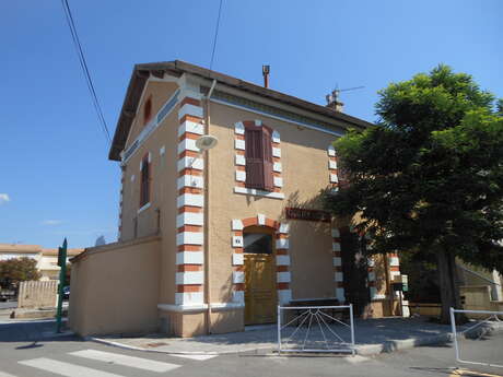 Ehemaliger Bahnhof an der Küste