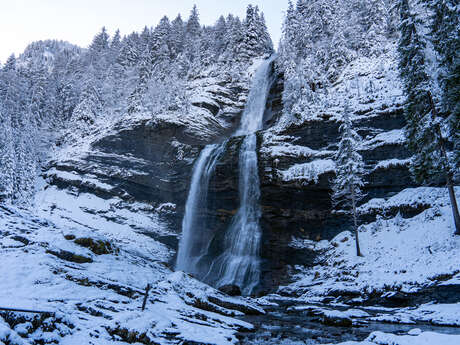 Balade raquettes Cascade du Rouget
