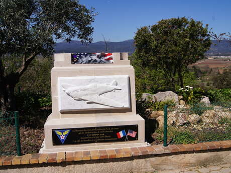 Monuments à la mémoire des français et américains