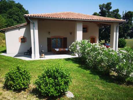 Gîte De Courtau "Côté Prairie"