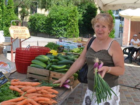 Marché de Challes-les-Eaux