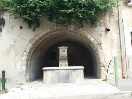 Fontaine et lavoir d'Aubette