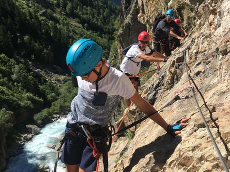 Climbing and Via Ferrata - Les 2 Alpes' Guides Office