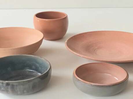 Marché potier et de la céramique à la Tour d' Aigues