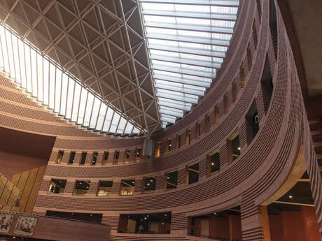 Visite guidée de la Cathédrale de la Résurrection à Evry-Courcouronnes