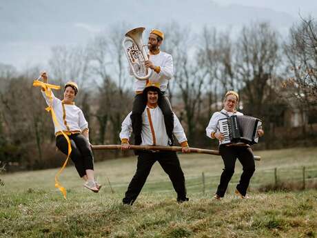 Spectacle cirque : Tournée Artishow à vélo